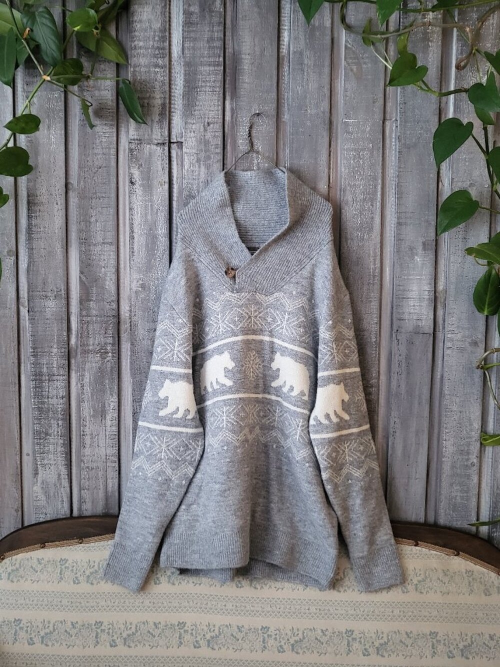Mountain Ridge Grey Bear Shawl Collar Sweater Size M Fair Isle Cabin Cozy Winter